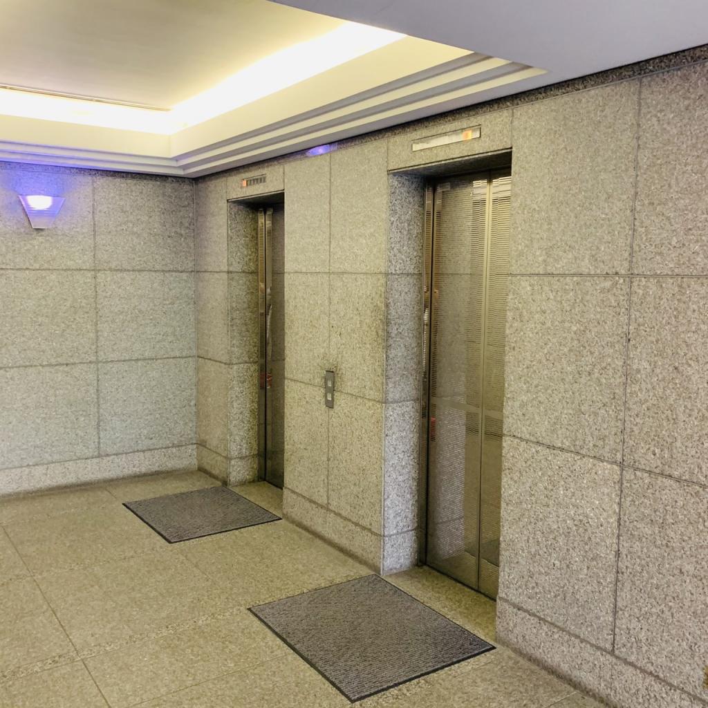 渋谷パインビルのエレベーター