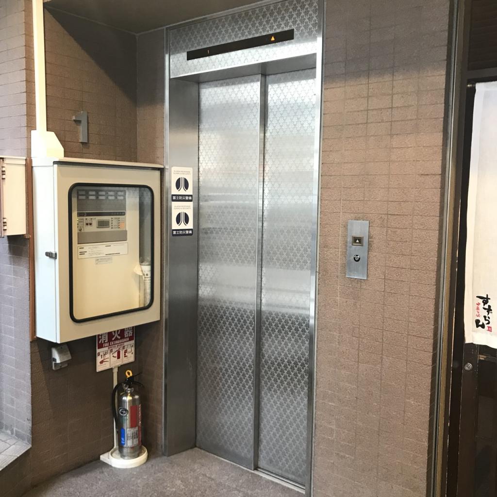 恵比寿フロントビルのエレベーター