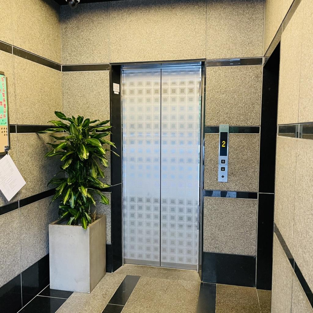 宮倉ビルのエレベーター