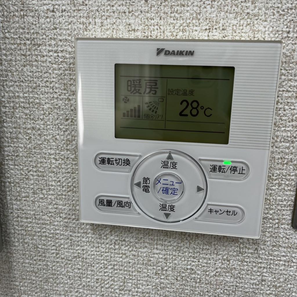 ワイケイ日本橋ビルの4階貸室　空調スイッチ