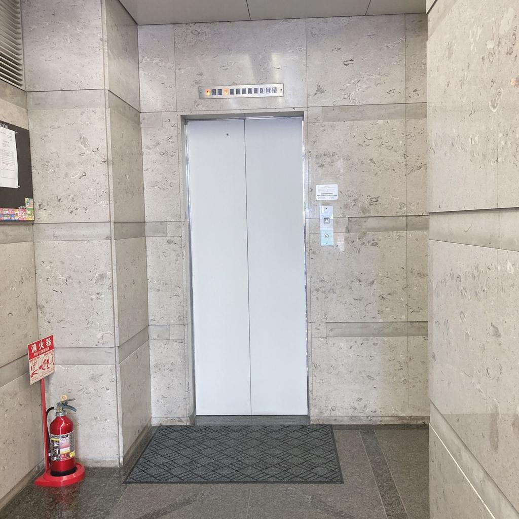 ワイ・エヌ銀座ビルのエレベーター
