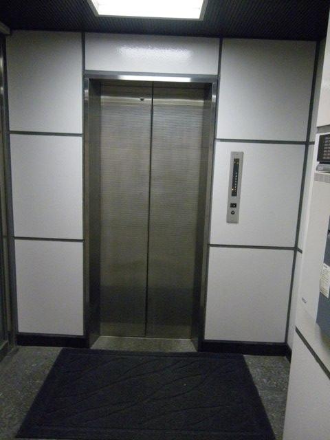 今里ビルのエレベーター