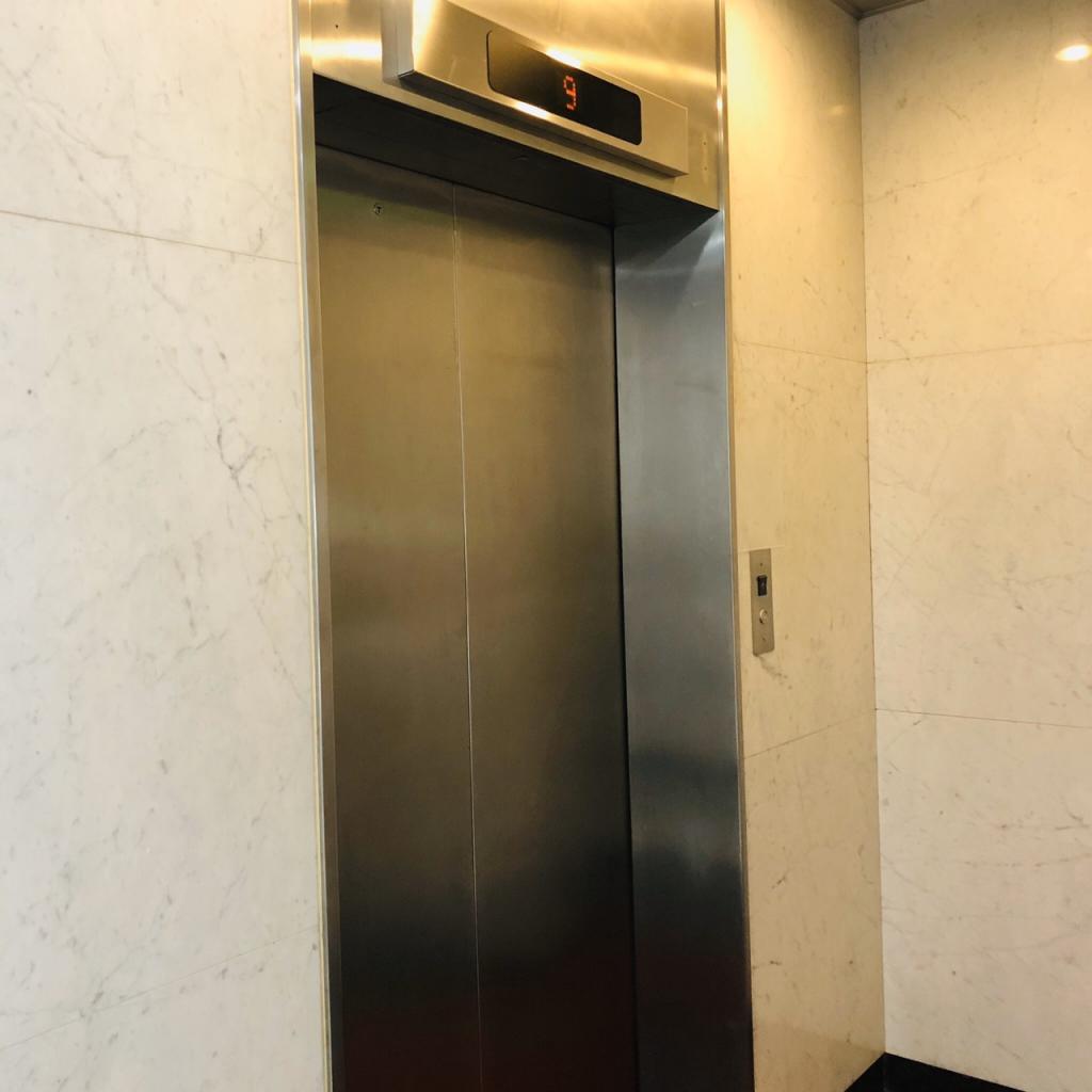 アルカディアビルのエレベーター