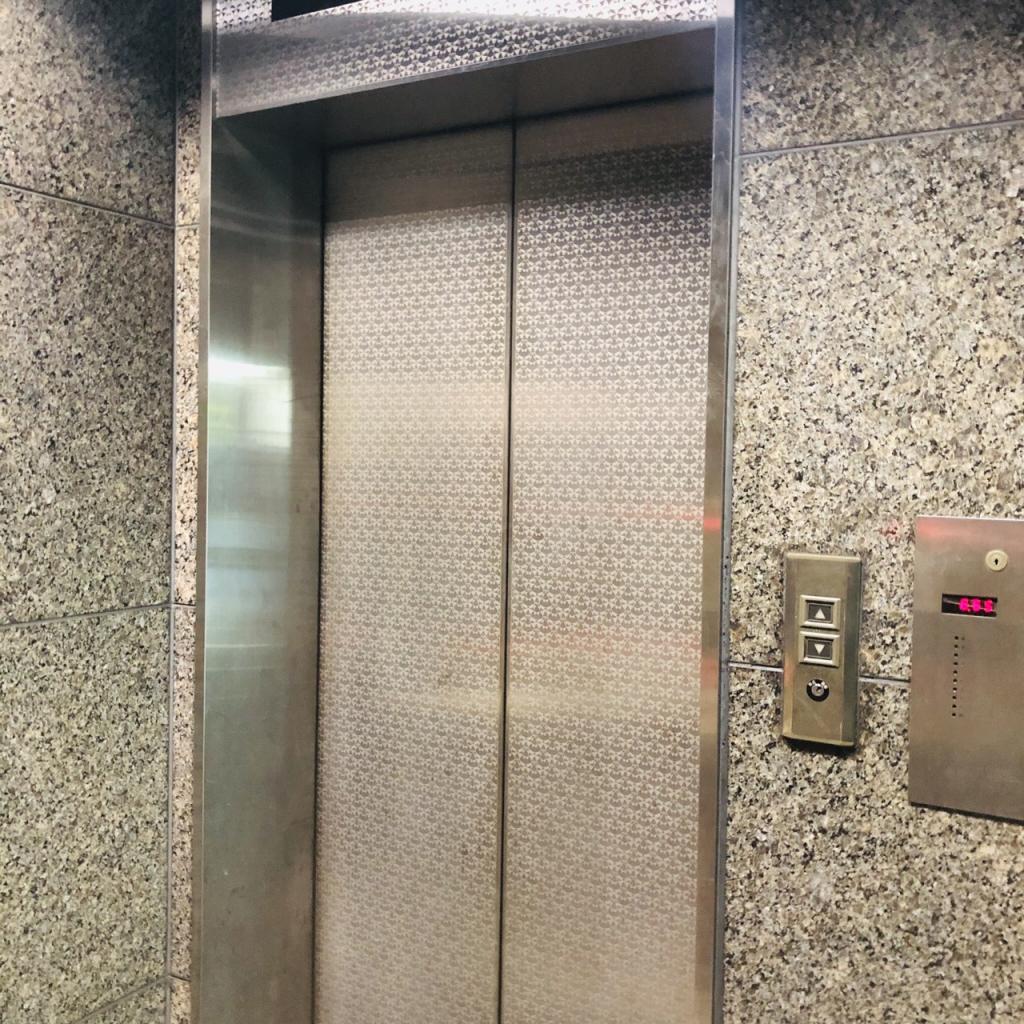 古谷ビルのエレベーター