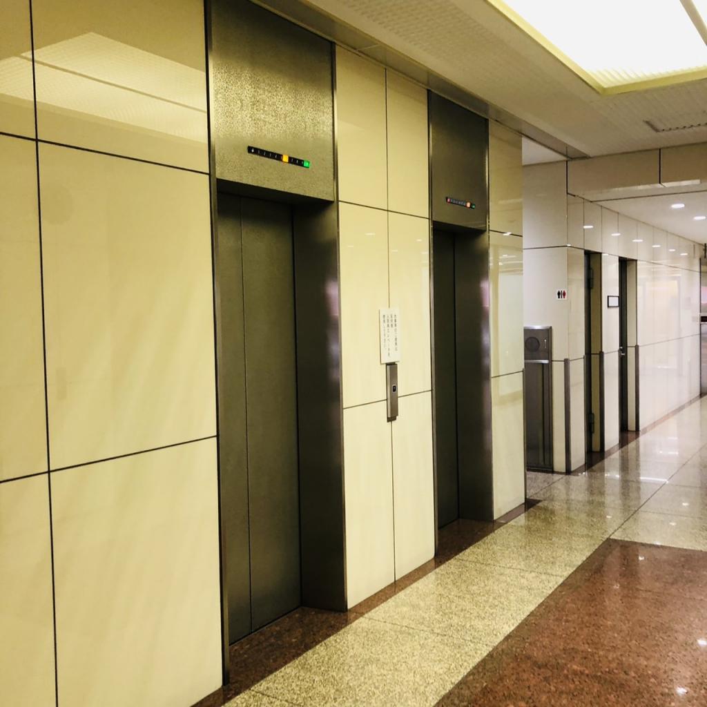 横浜東芝ビルのエレベーター