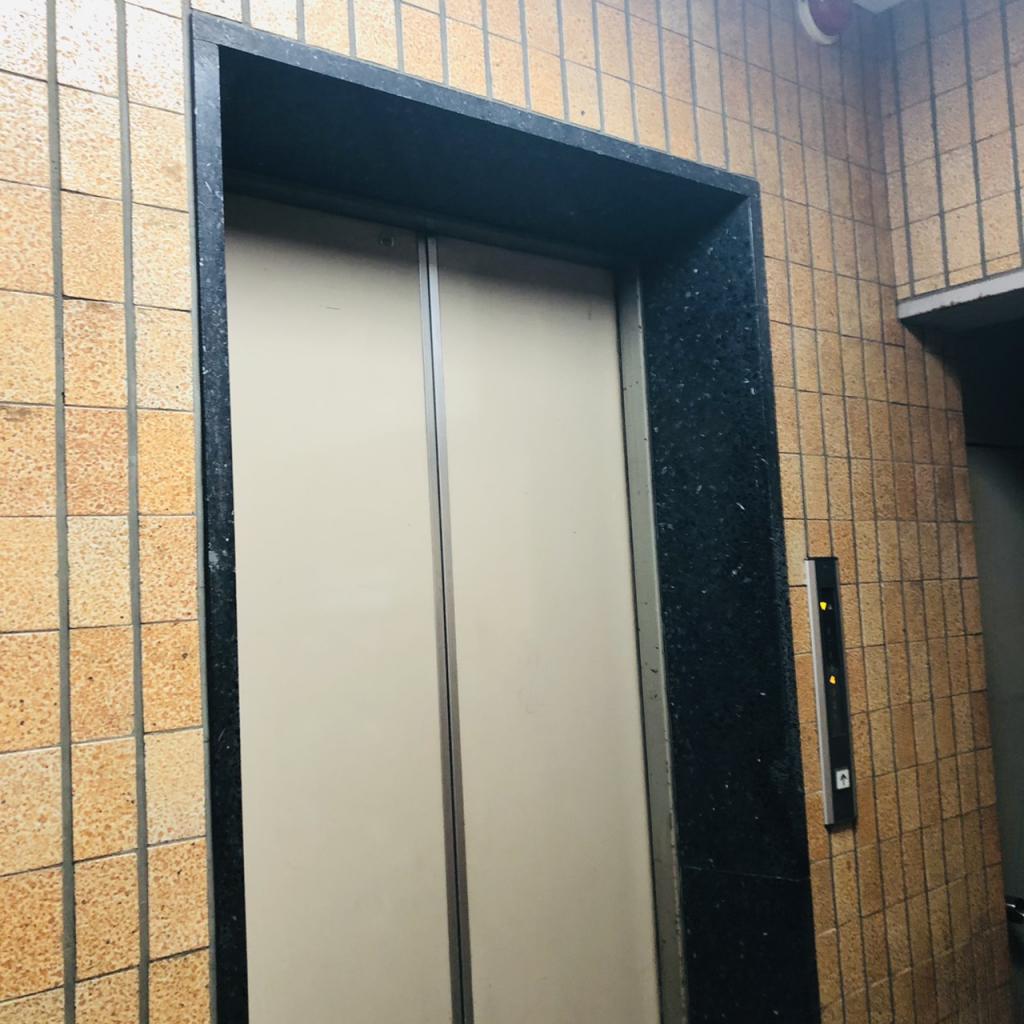 八木長ビルのエレベーター