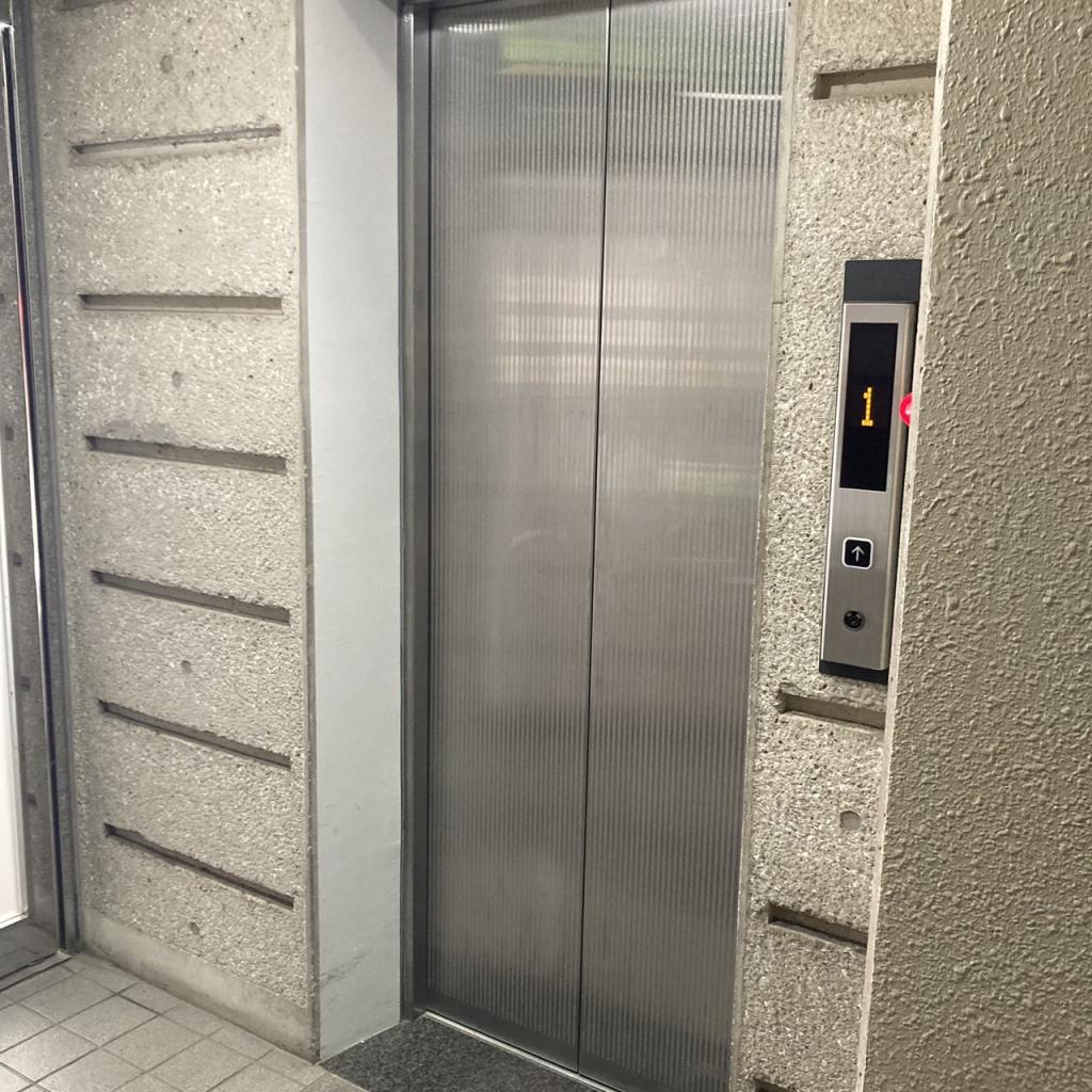 ワイケイ日本橋ビルのエレベーター