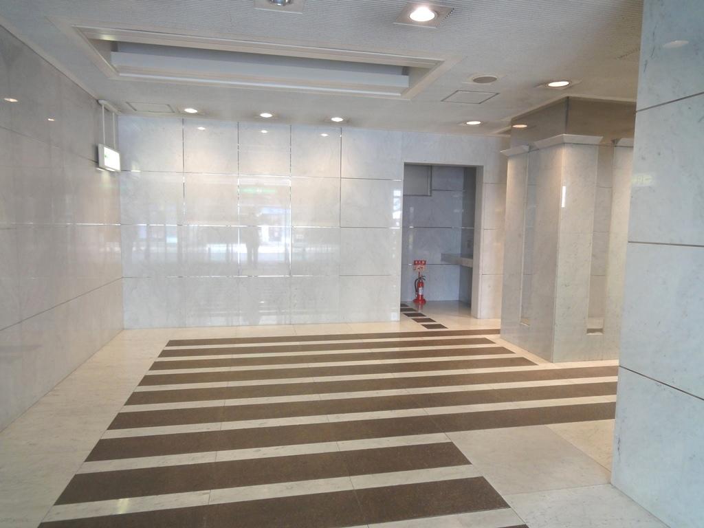 新横浜第３東昇ビルのエントランスホール