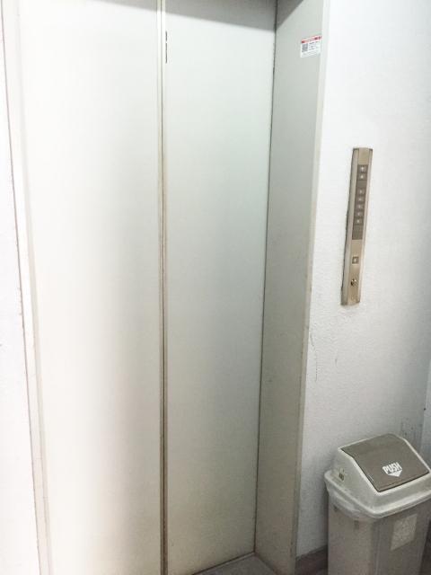 川名第二ビルのエレベーター